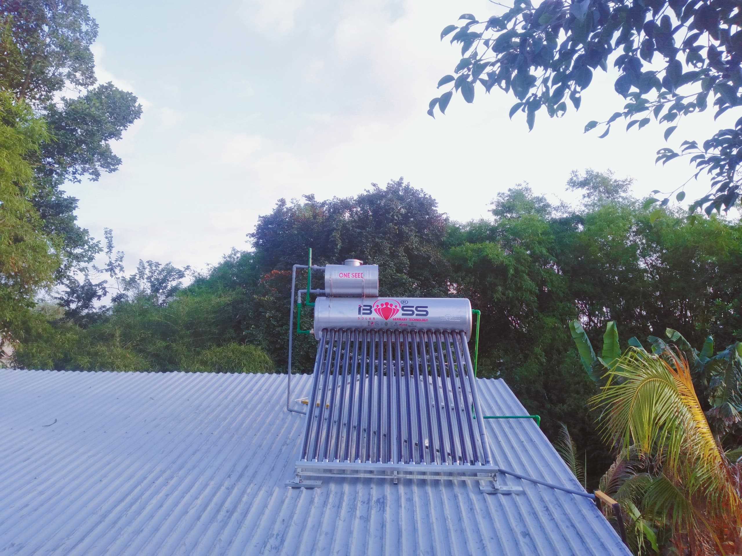 MÁY NƯỚC NÓNG NĂNG LƯỢNG MẶT TRỜI BOSS 160L