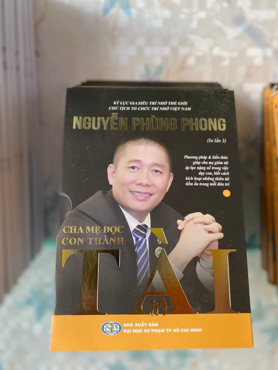 Sách Cha mẹ đọc con thành tài