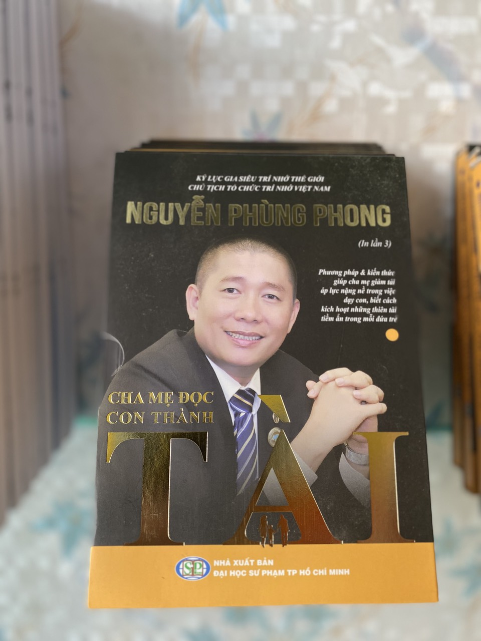 Sách Cha mẹ đọc con thành tài