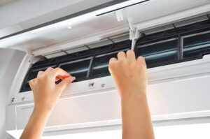 Lợi ích từ việc vệ sinh máy lạnh thường xuyên